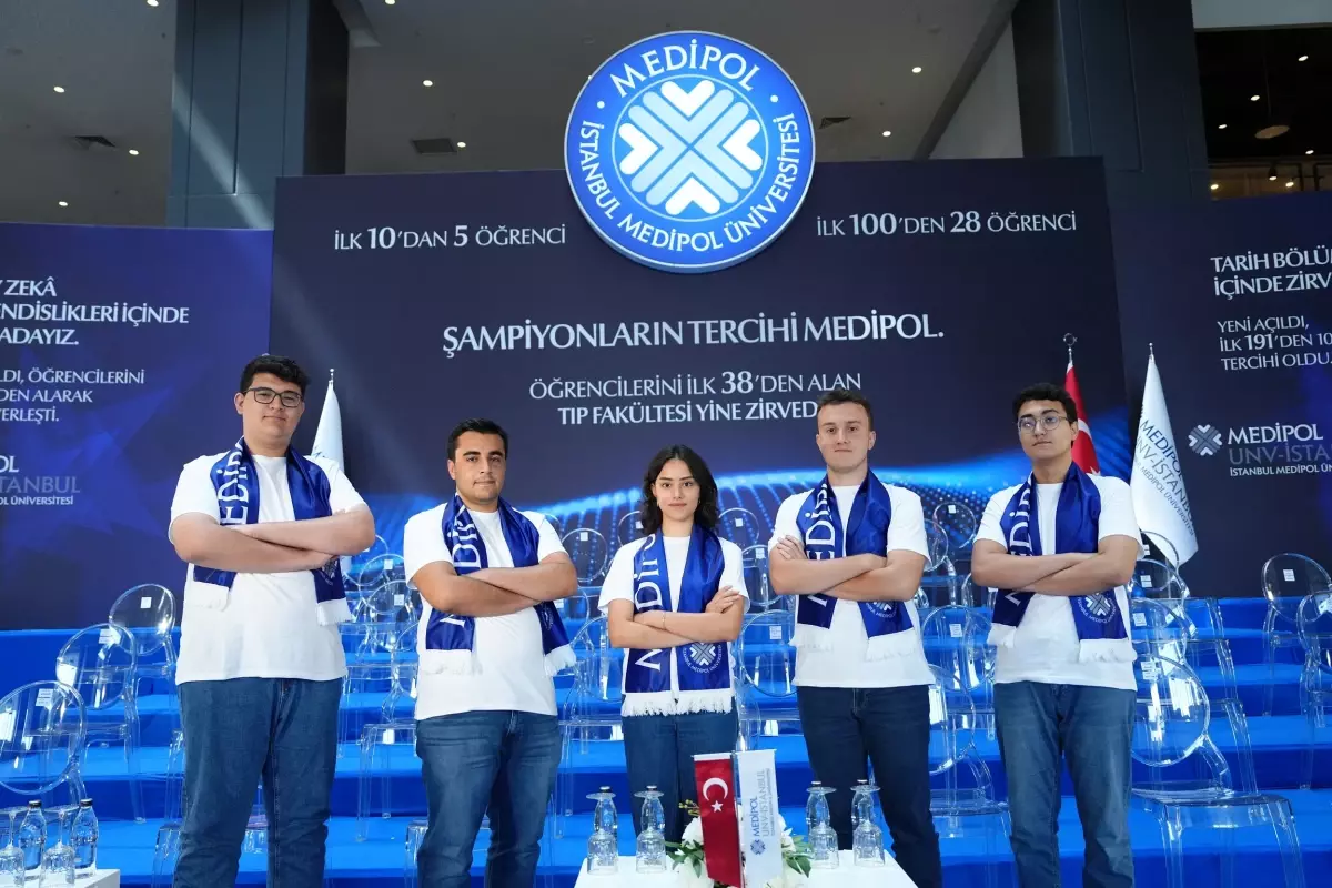 YKS&apos;de ilk 100&apos;e giren 28 öğrenci, İstanbul Medipol Üniversitesi&apos;ni tercih etti