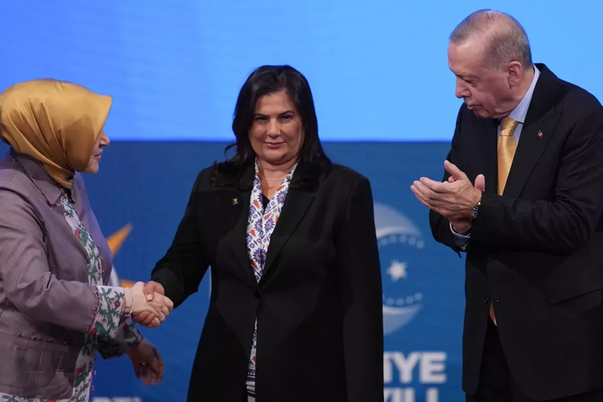 AK Parti&apos;ye katılan Çerçioğlu&apos;na soğuk duş! İlk anketten çarpıcı sonuçlar çıktı