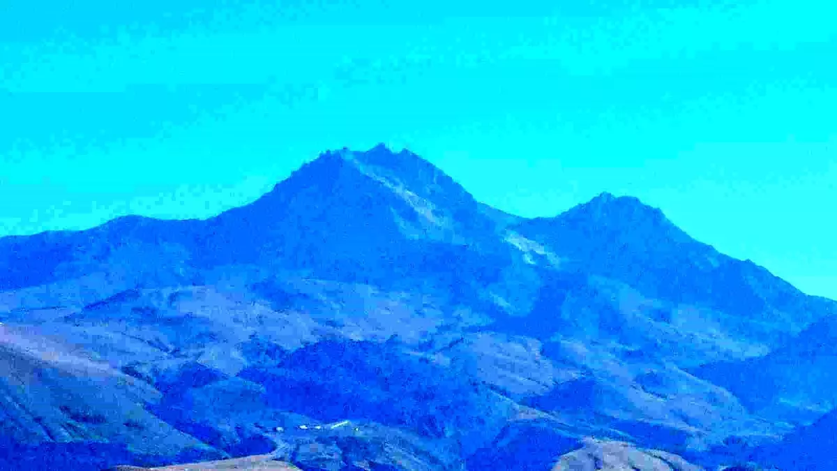 Kayseri&apos;de &apos;Erciyes&apos;te karlar eriyince borcumu öderim&apos; Deyimi Yeniden Gündemde