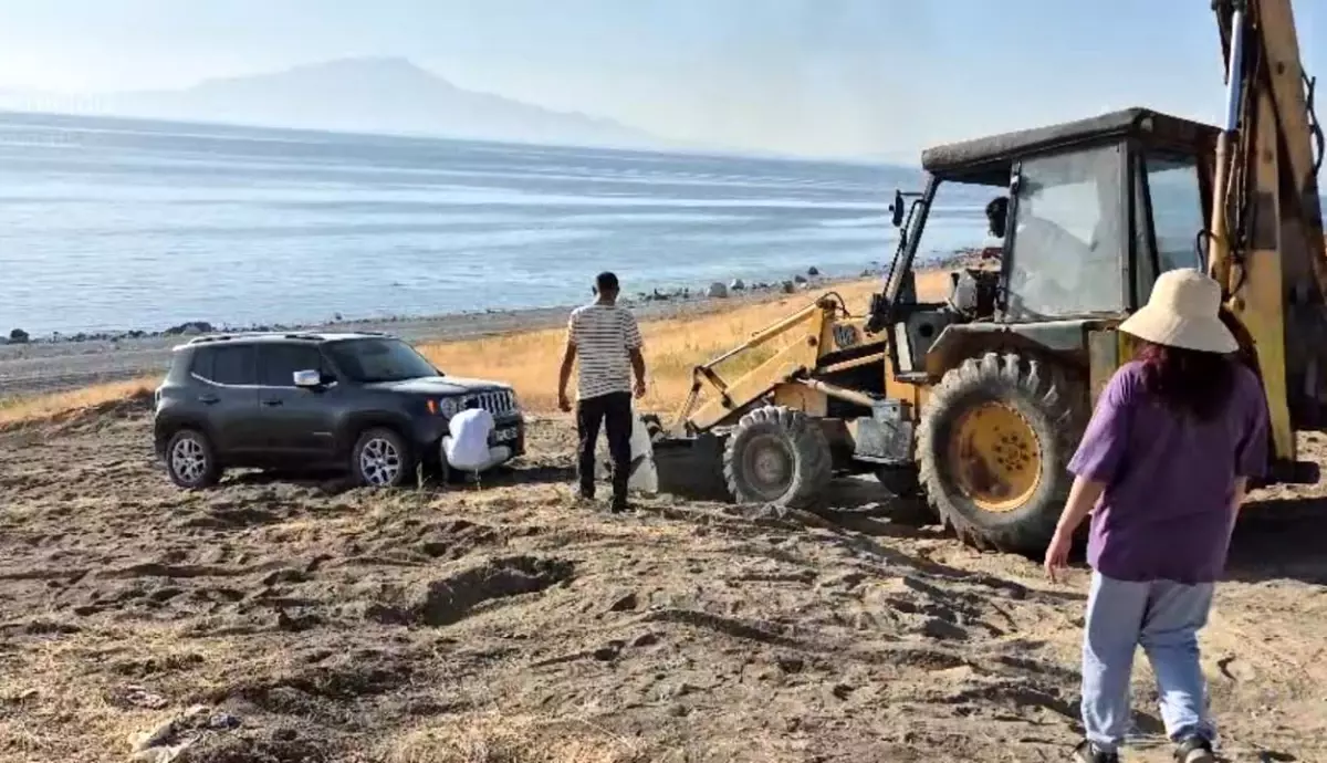 Mahsur Kalan Tatilcilerin Kurtarıcısı Muhtar Oldu