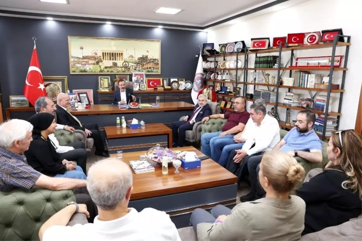 ATO Başkanı Gürsel Baran&apos;dan AHİD Başkanı Hilmi Yaman&apos;a Hayırlı Olsun Ziyareti