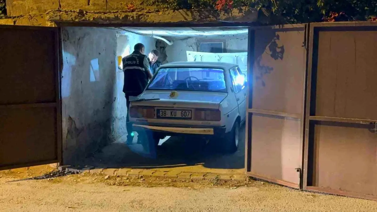 Talas&apos;ta Çalınan Otomobil Kapalı Otoparkta Bulundu