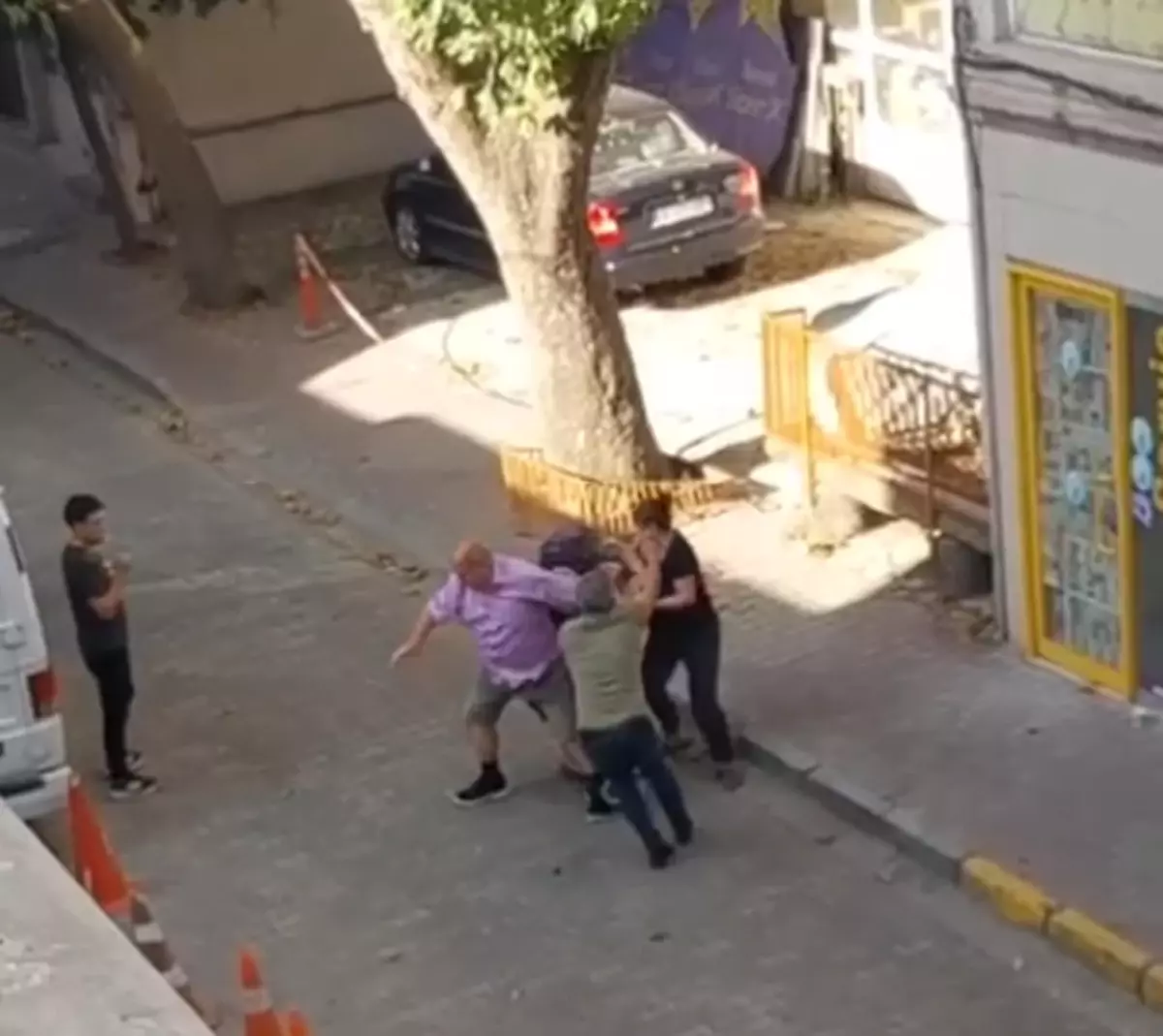 Tekirdağ&apos;da Kiracı ile Ev Sahibi Arasında Biber Gazlı Kavga
