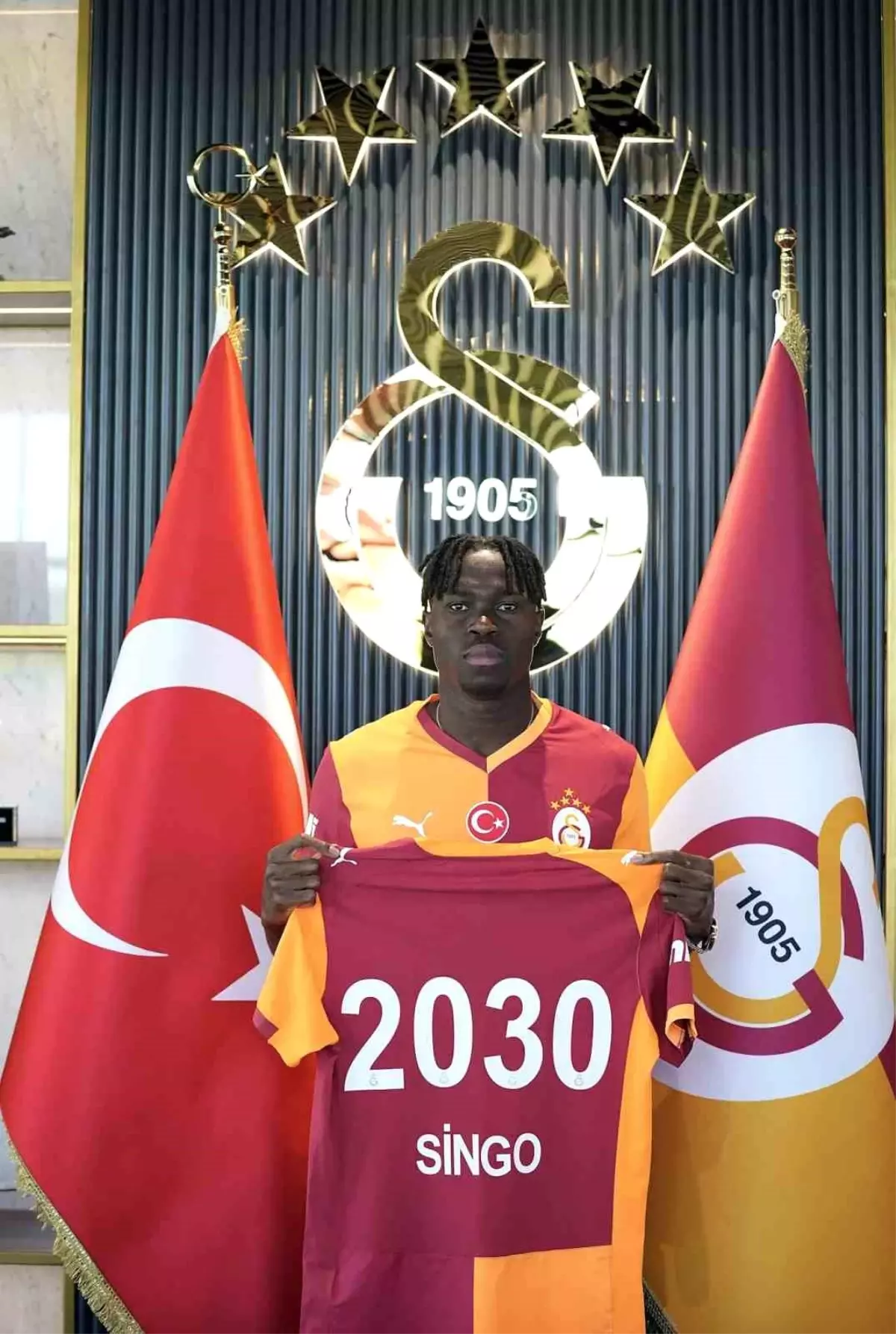 Galatasaray, Wilfried Singo ile 5 Yıllık Sözleşme İmzaladı
