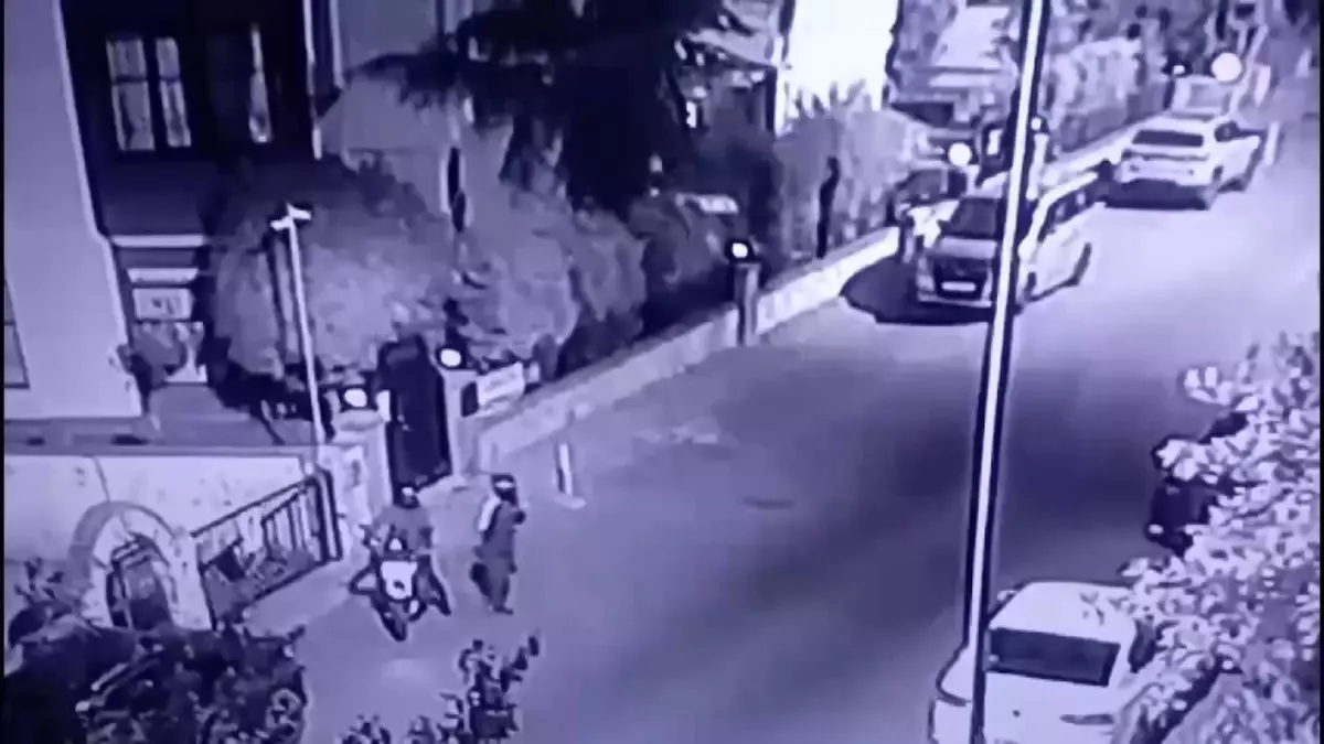 İstanbul&apos;da Suç Çetelerine Yönelik Büyük Operasyon: 29 Gözaltı