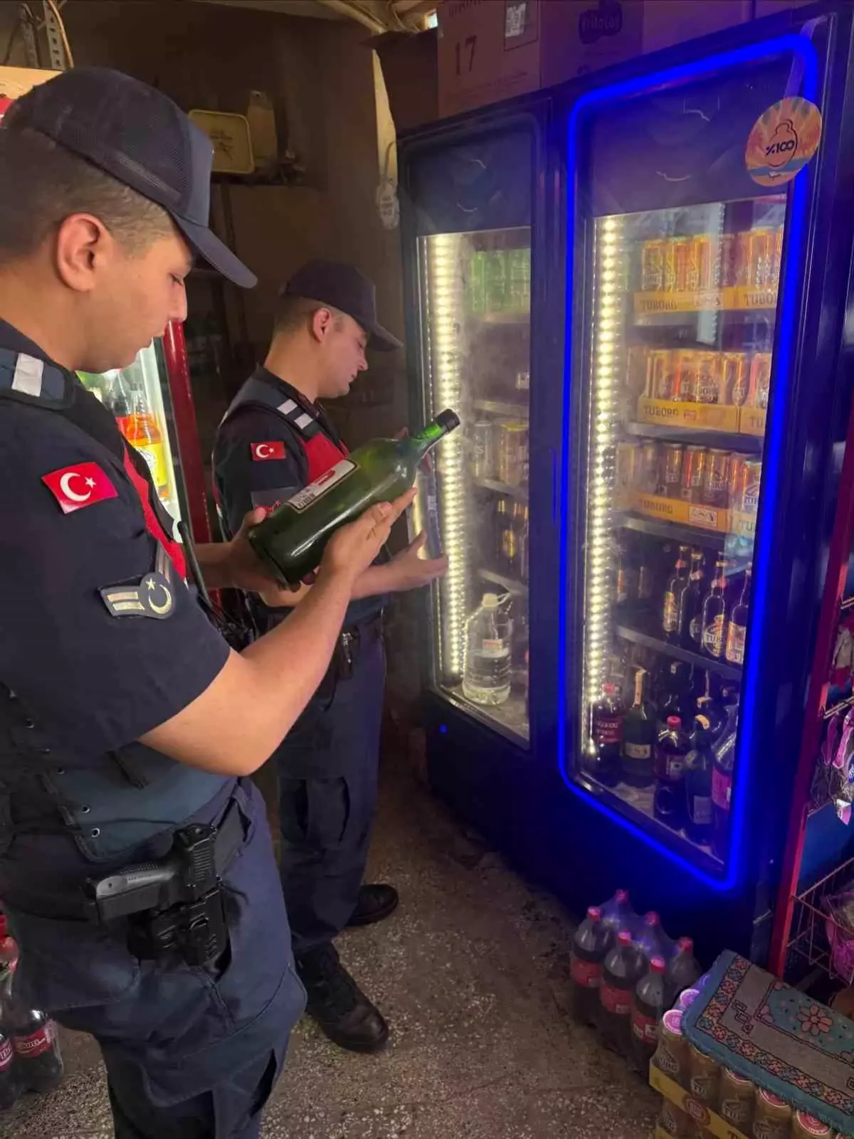 İncirliova&apos;da Kaçak Alkol ve Tütün Denetimi Yapıldı