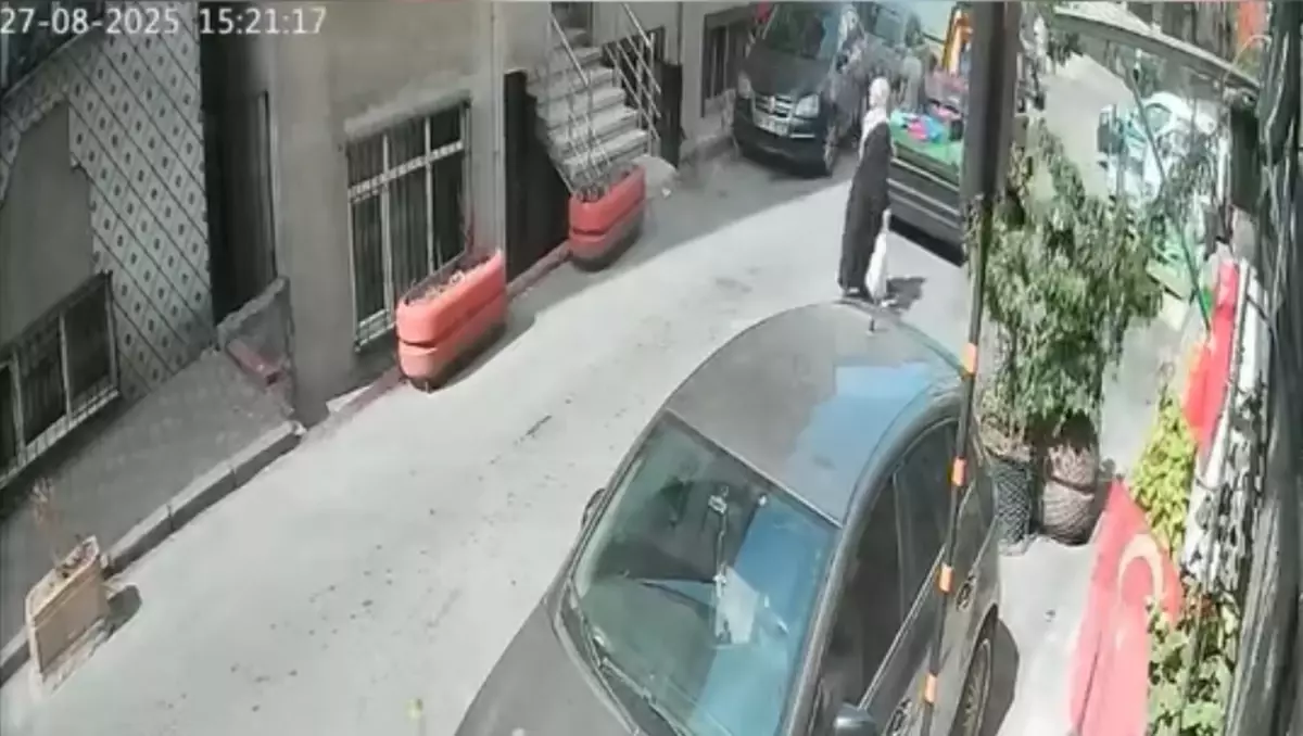 Seyyar Satıcı Müşterisinin Üzerine Kamyonetle Gitti