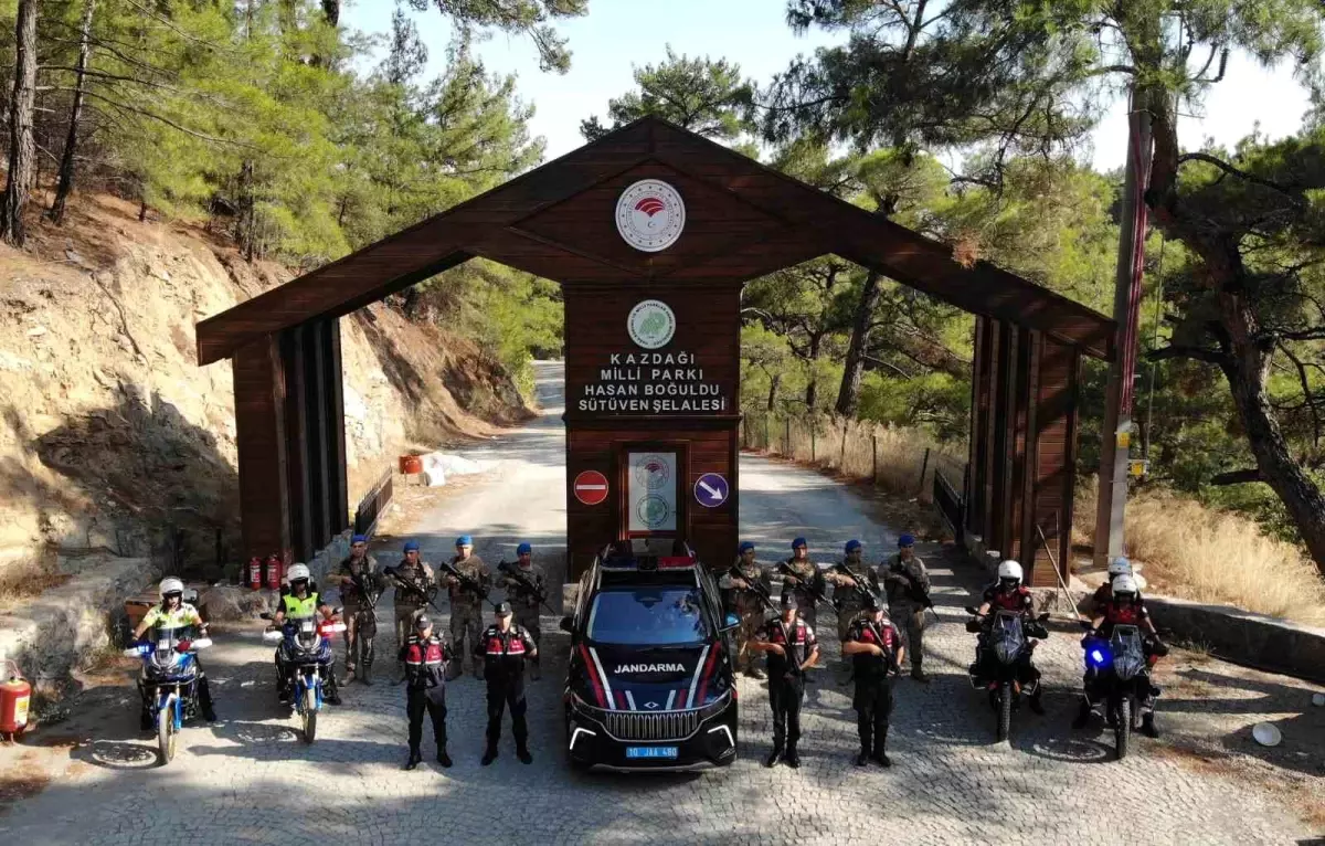 Balıkesir&apos;de Orman Yangınlarıyla Mücadele İçin Denetimler Artırıldı