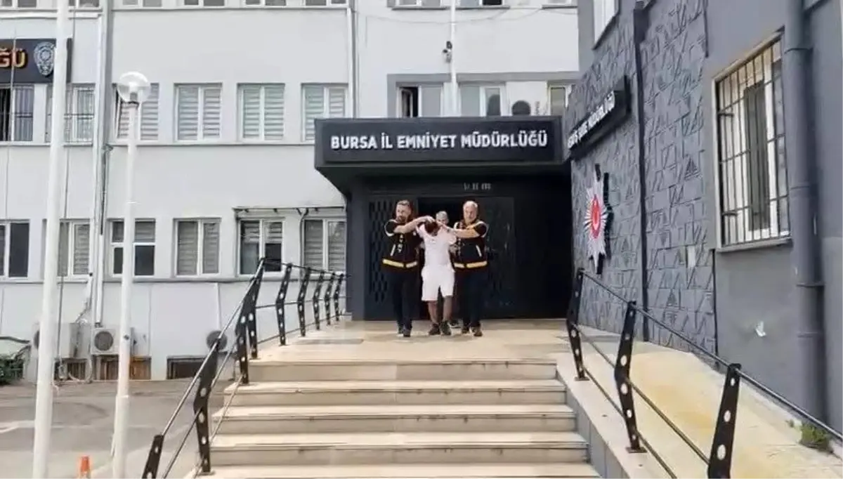 Bursa&apos;da kadına şiddet: Eski eşini bıçaklayarak öldüren koca tutuklandı