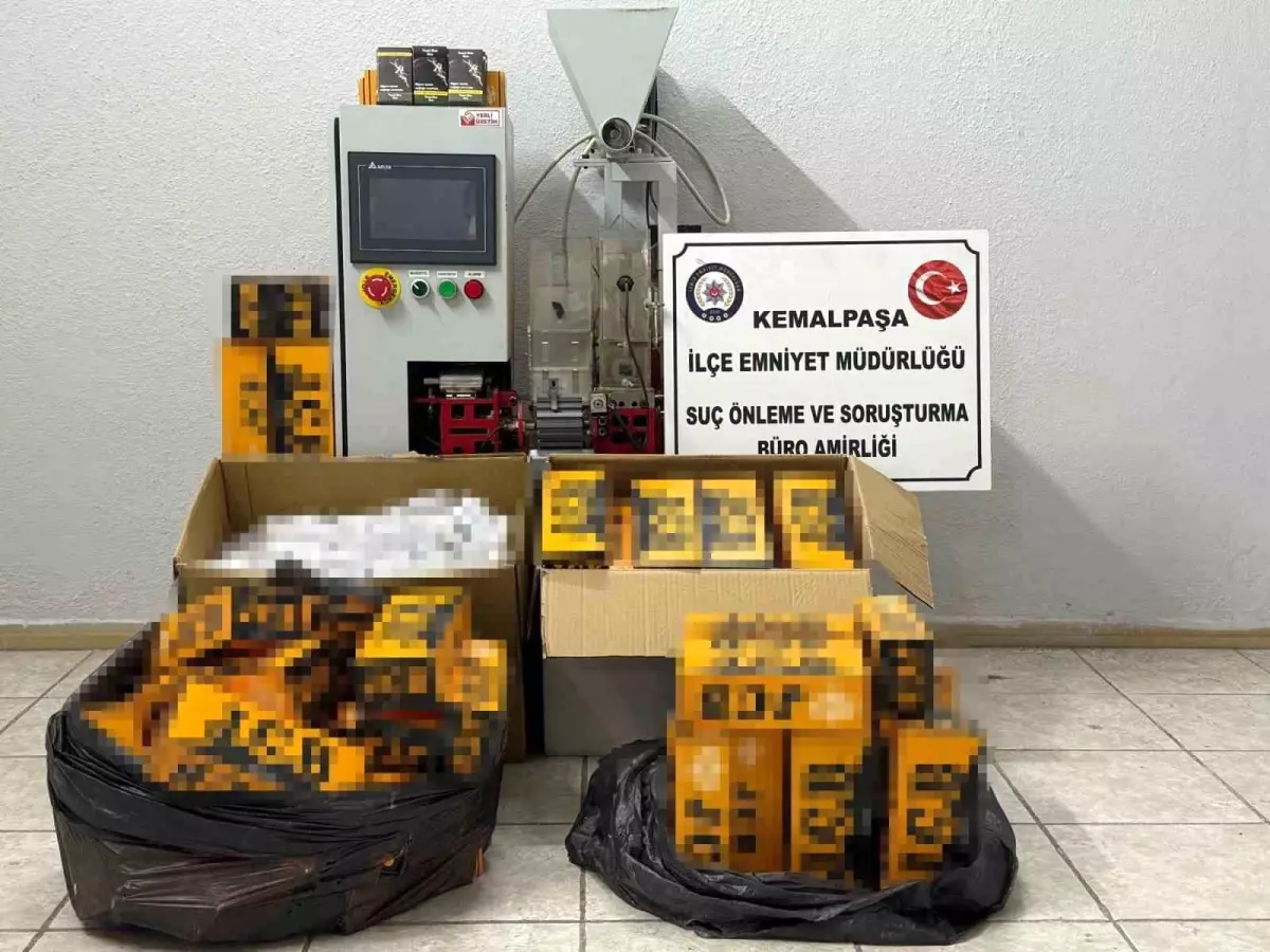 İzmir'de Kaçakçılıkla Mücadele Operasyonu: Çok Sayıda Ürün Ele Geçirildi
