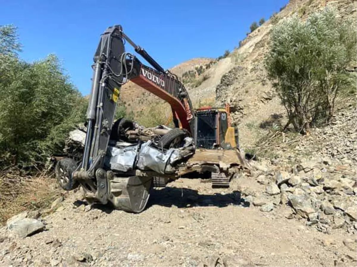 Adıyaman'da Kontrolden Çıkan Otomobil Şarampole Yuvarlandı: 1 Yaralı