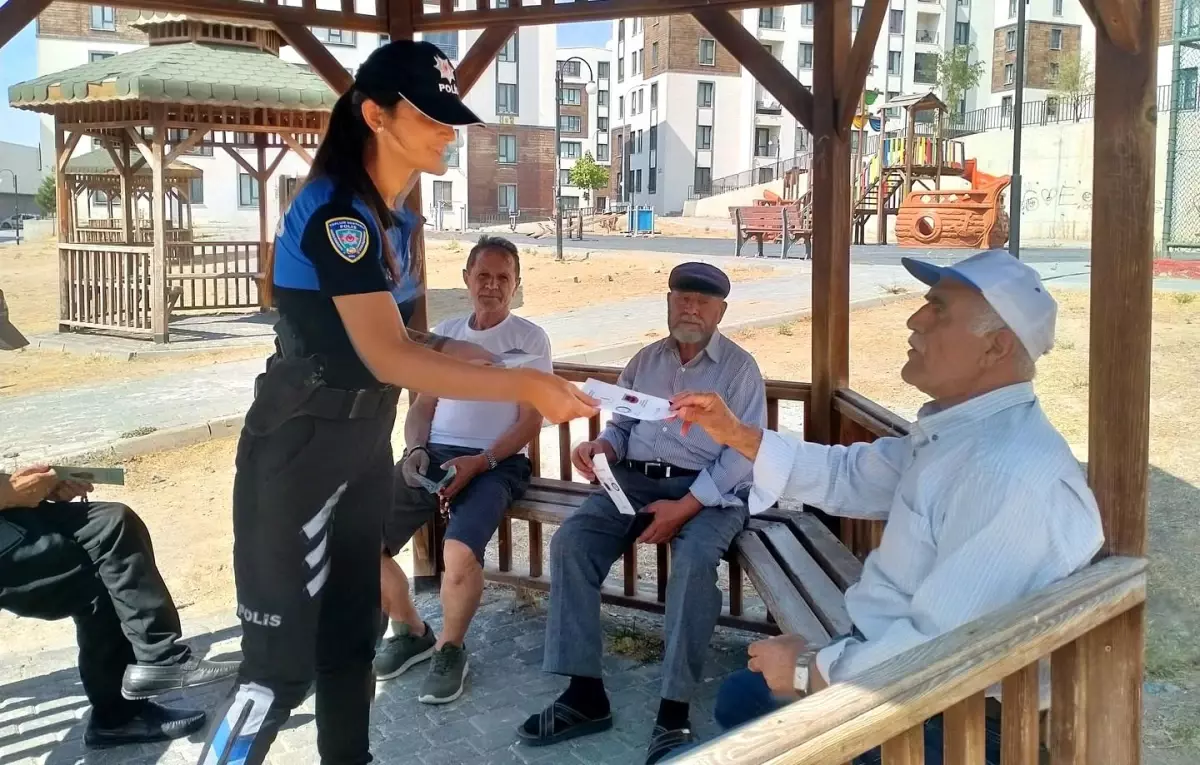 Kütahya Emniyeti, Güvenli Hayat İçin Bilgilendirme Faaliyetlerini Sürdürüyor
