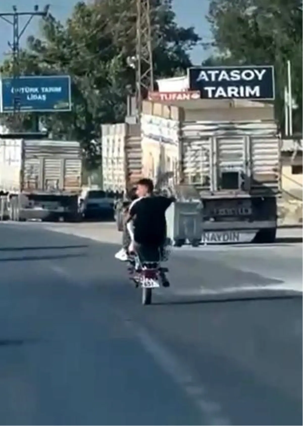 Hatay&apos;da Motosikletle Akrobasi Yapan Sürücüye 21 Bin TL Ceza