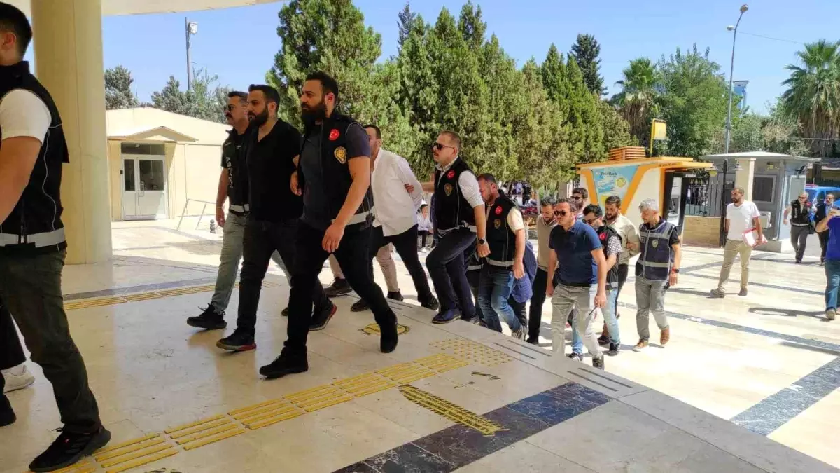Şanlıurfa'da Silahlı Saldırı Şüphelileri Adliyeye Sevk Edildi