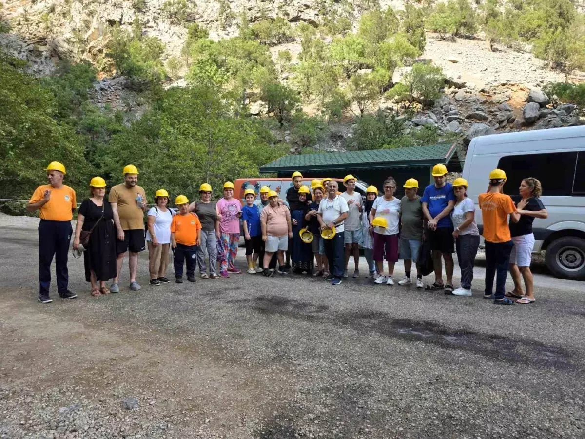 Antalya&apos;da Otistik Bireyler İçin Özel Spor Kampı