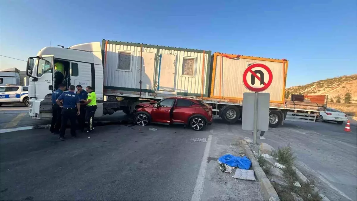 Afyonkarahisar'da Feci Kaza: 4 Yaralı