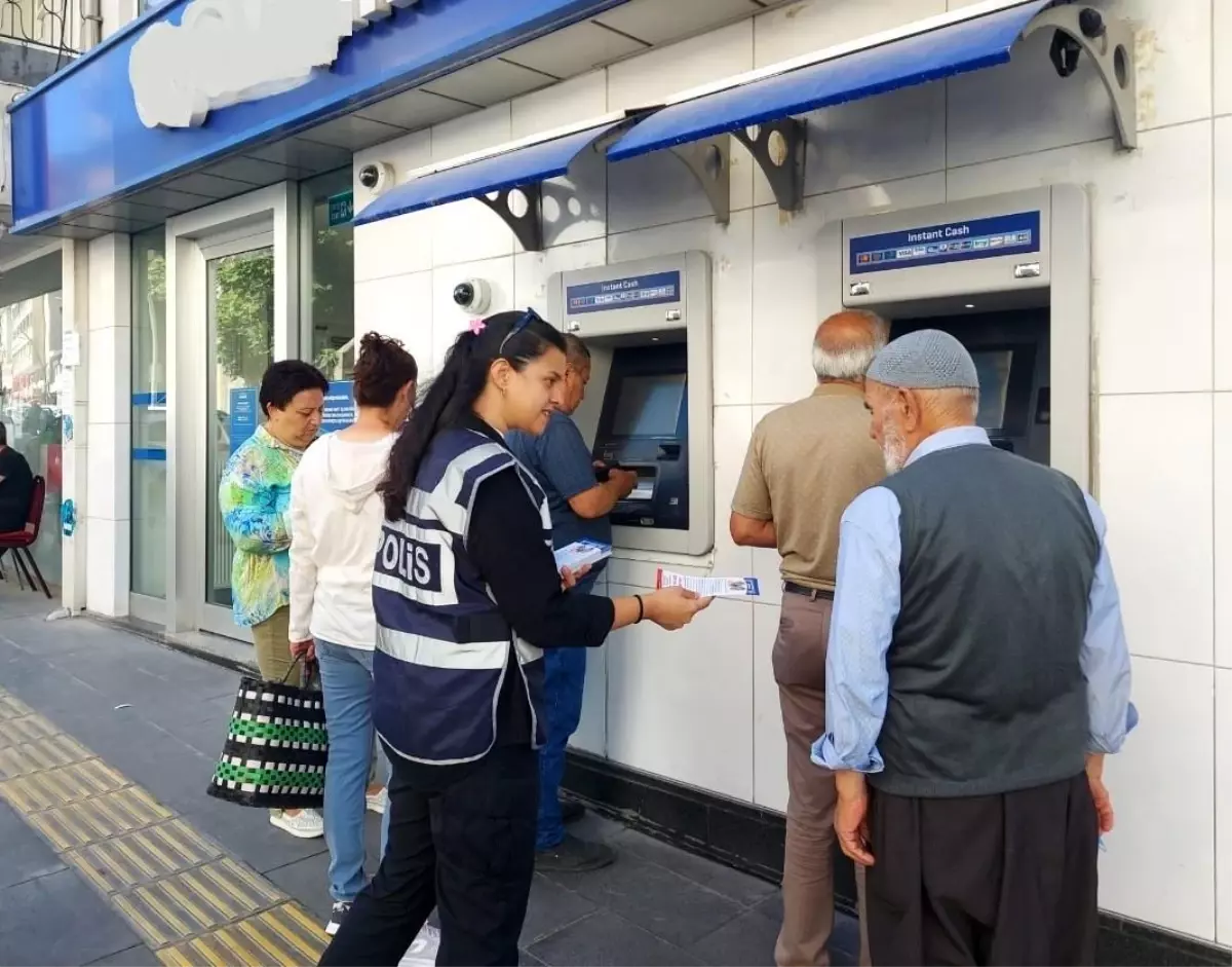 Niğde&apos;de Hırsızlık ve Dolandırıcılığa Karşı Bilgilendirme Çalışması