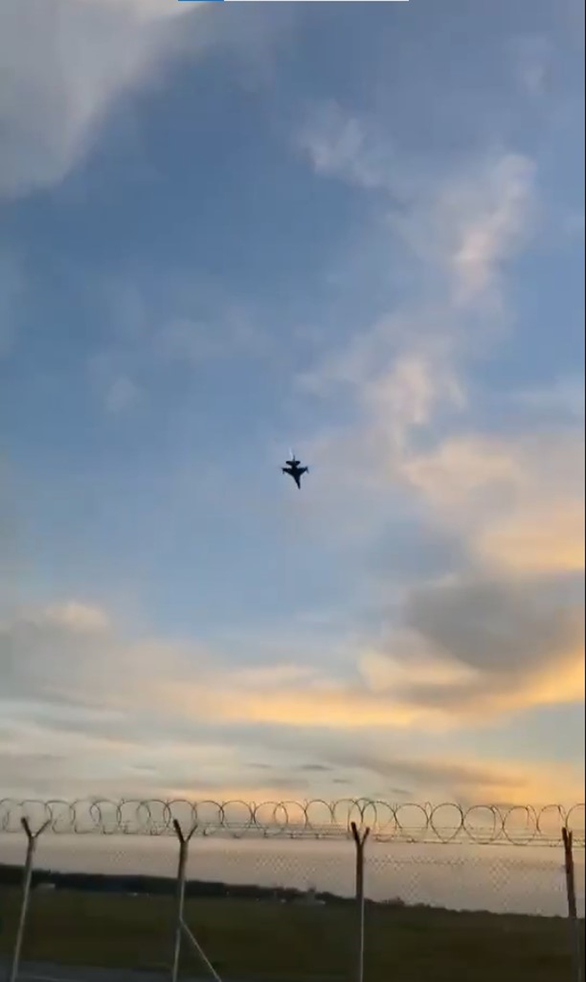 Polonya'da F-16 savaş uçağı düştü