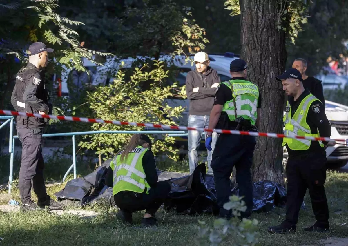 Kiev'de Rus Saldırısında Hayatını Kaybedenlerin Sayısı 15'e Yükseldi