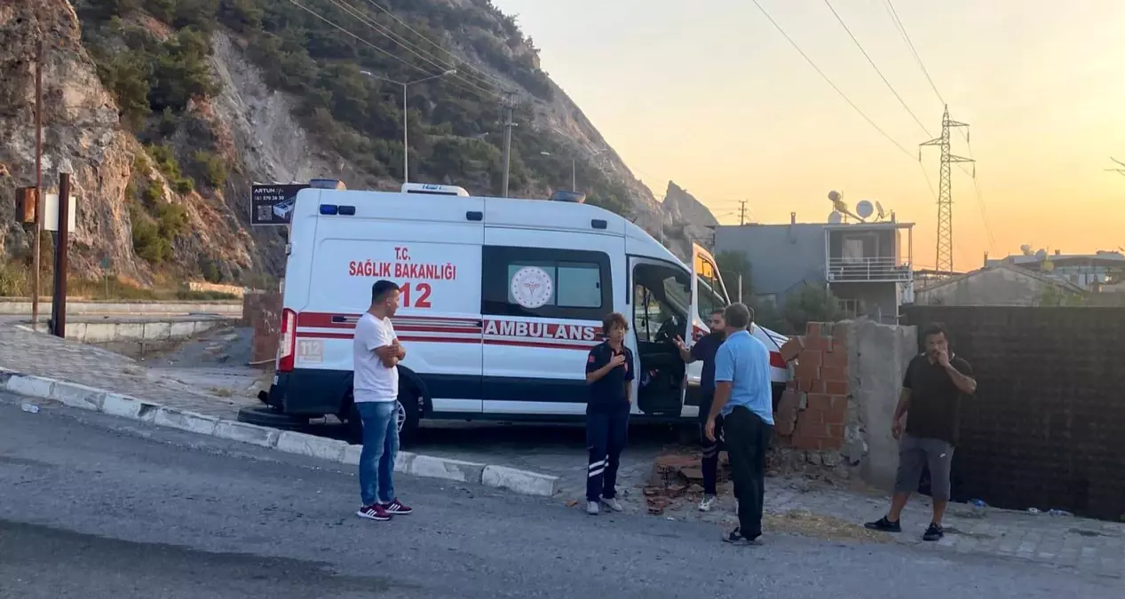 Söke&apos;de Ambulans ile Cip Çarpıştı, Yaralı Yok