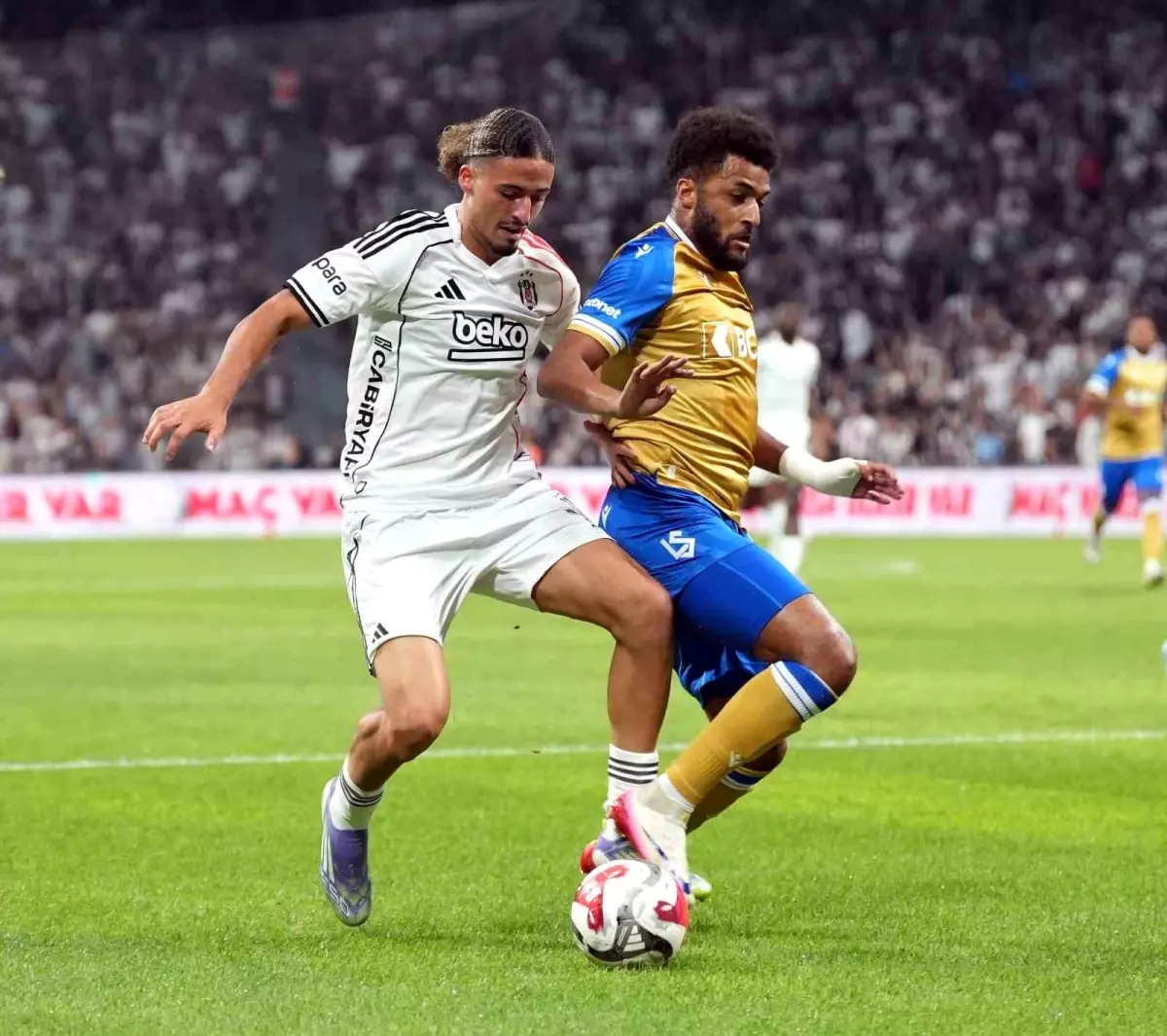 Beşiktaş, Lausanne Karşısında İlk Yarıda 0-1 Geride