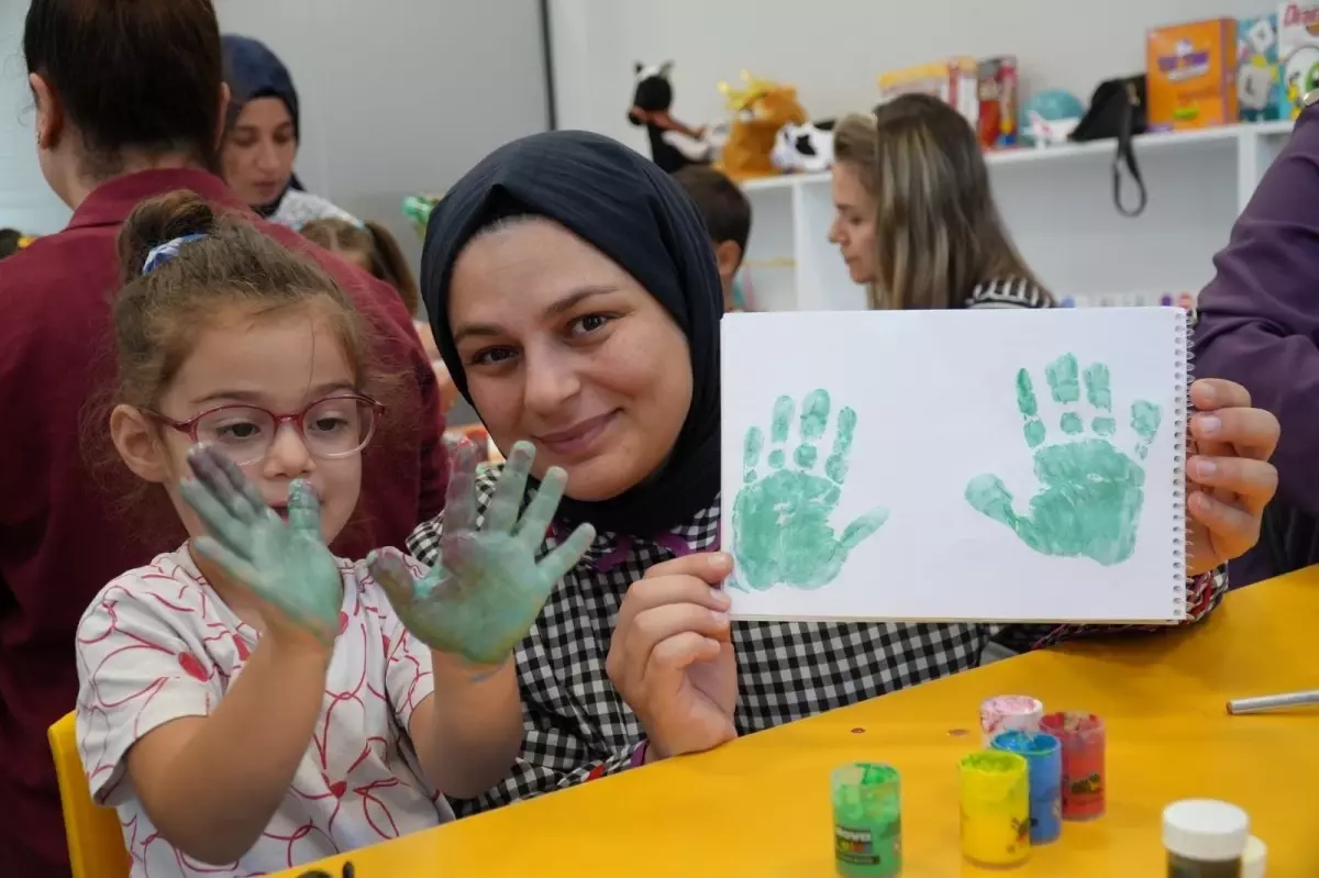 Ümraniye Belediyesi'nden Anne Çocuk Atölyeleri: Yoğun İlgiyle Karşılandı
