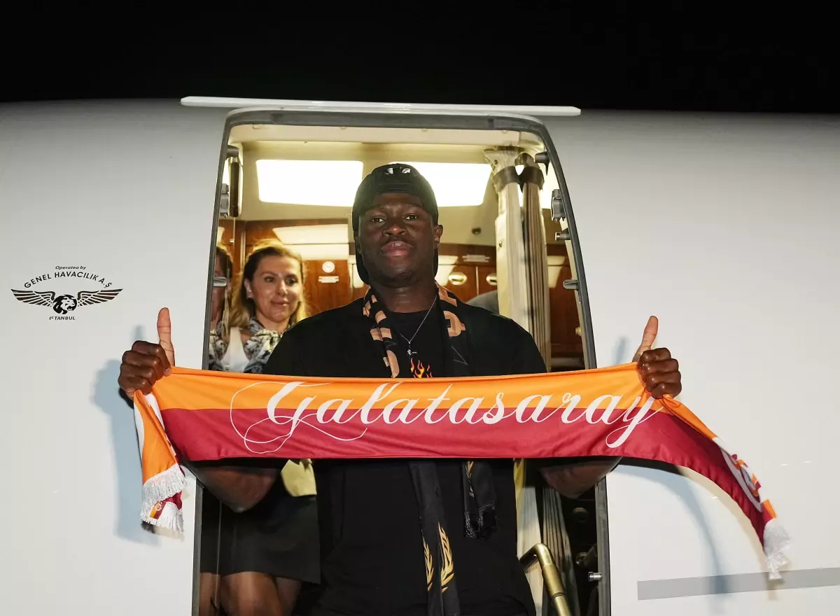 Galatasaray, Wilfried Singo&apos;yu İstanbul&apos;a Getirdi