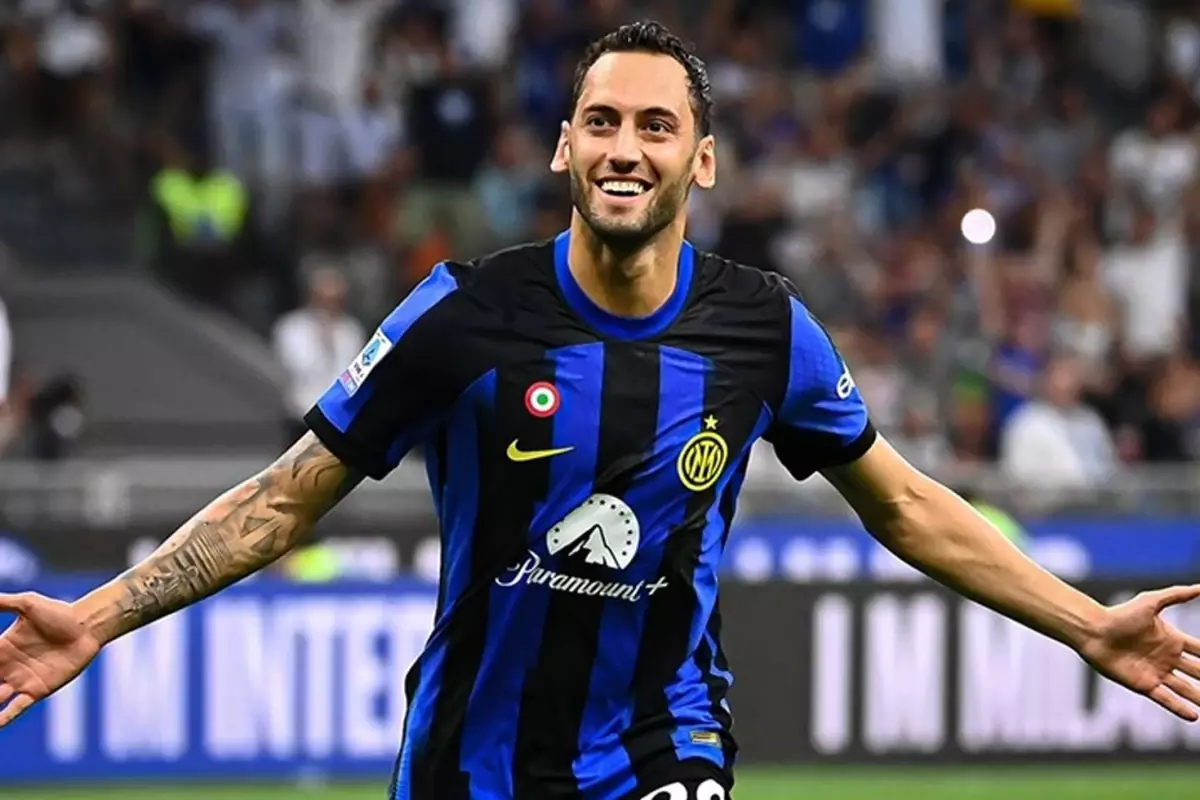 Yaptığı paylaşım olay oldu! Hakan Çalhanoğlu'ndan Galatasaray'a yeşil ışık