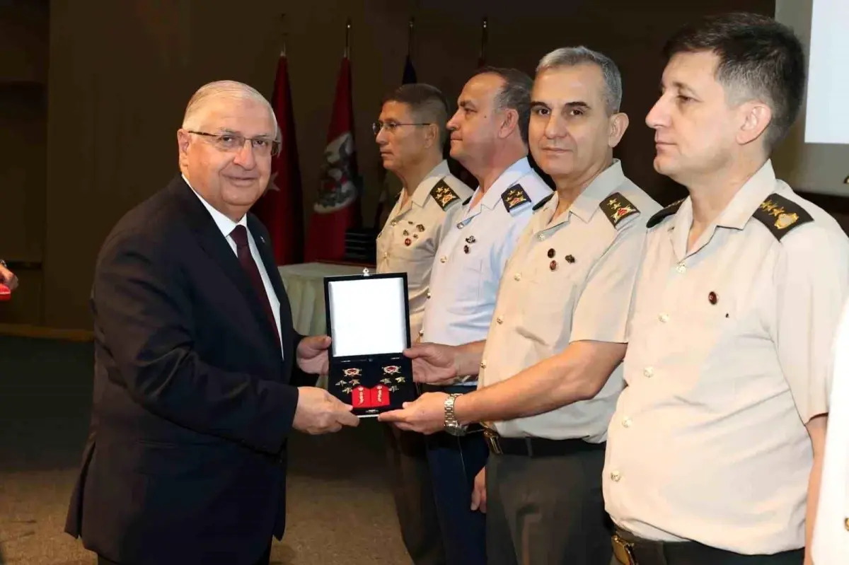 Bakan Güler: 'Ordumuz, dünyanın önde gelen güçlerinden biri olma vasfını açıkça ortaya koymaktadır'