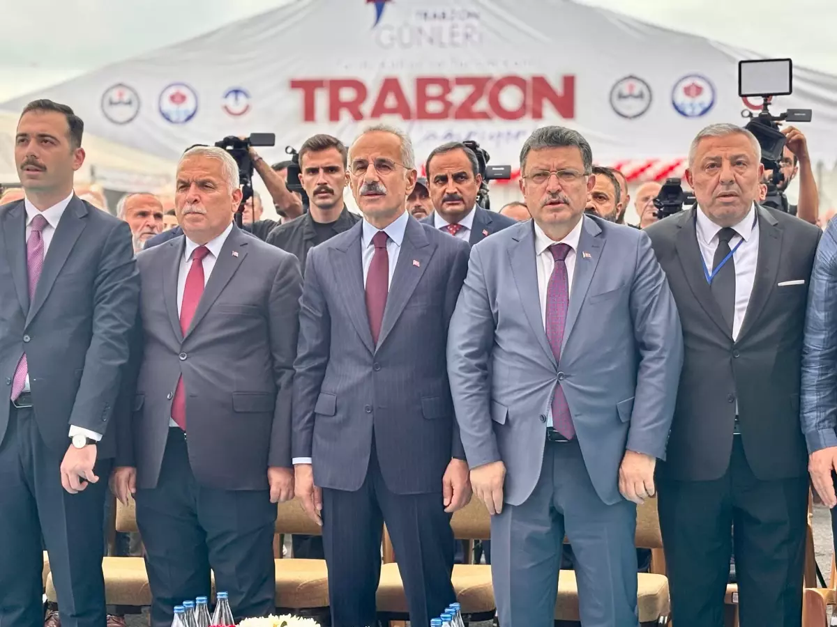 Bakan Uraloğlu, 'Trabzon Günleri Etkinliği'ne Katıldı