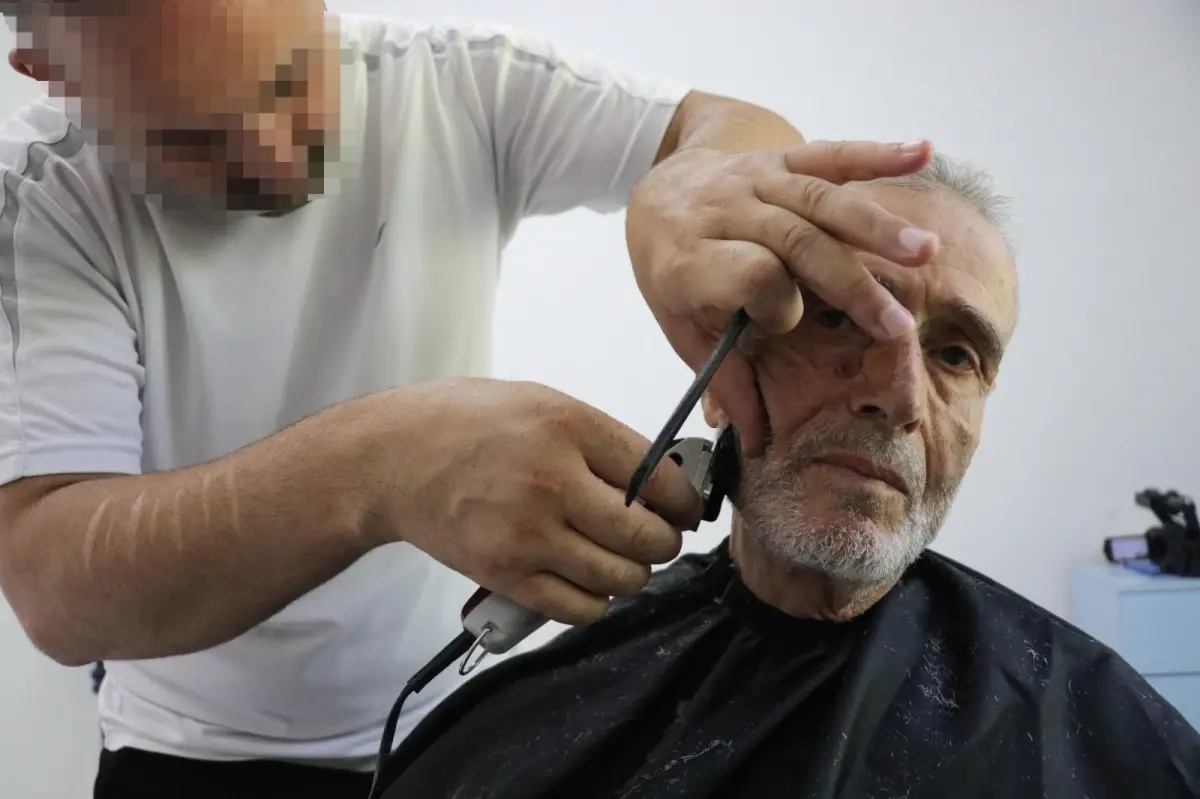 Yaşlılara Ücretsiz Tıraş Hizmeti: Yükümlülerden Anlamlı Proje