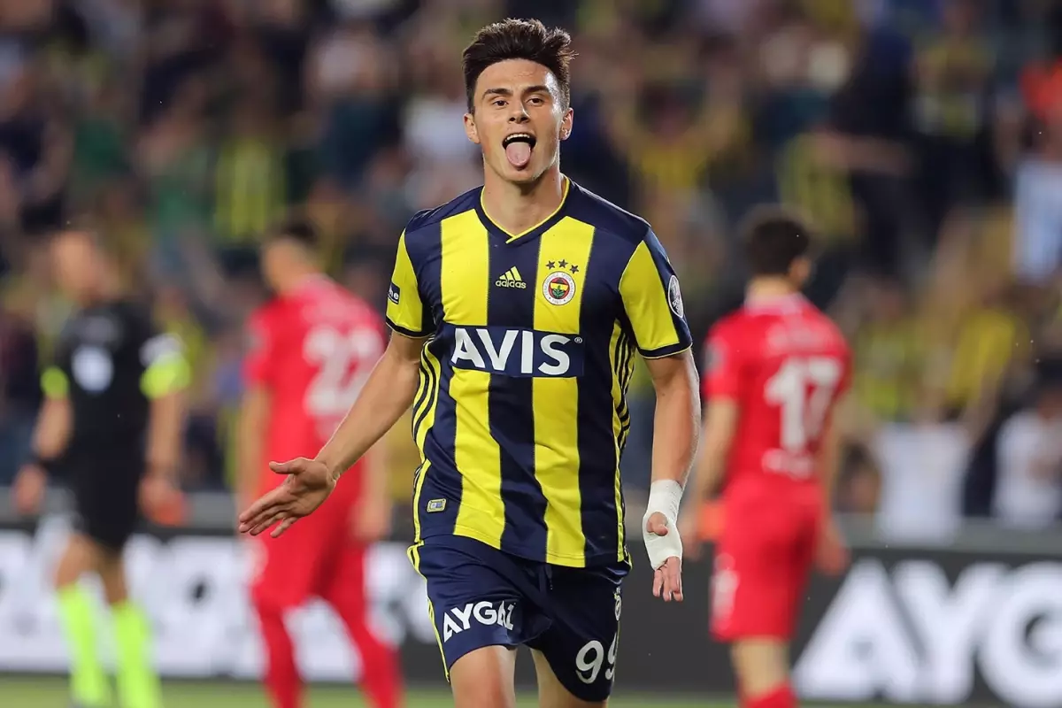 Eljif Elmas yuvaya geri döndü