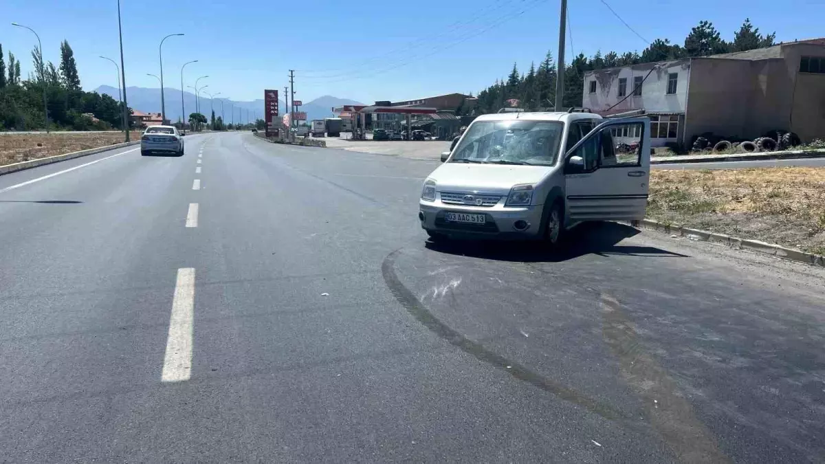 Afyonkarahisar'da Trafik Kazası: İki Yaralı