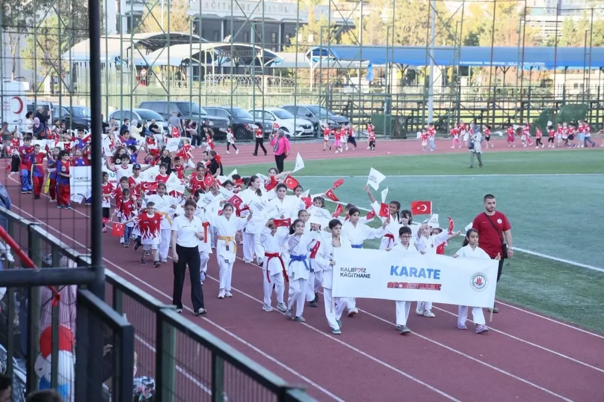 Kağıthane Yaz Spor Okulları coşkulu bir törenle sona erdi