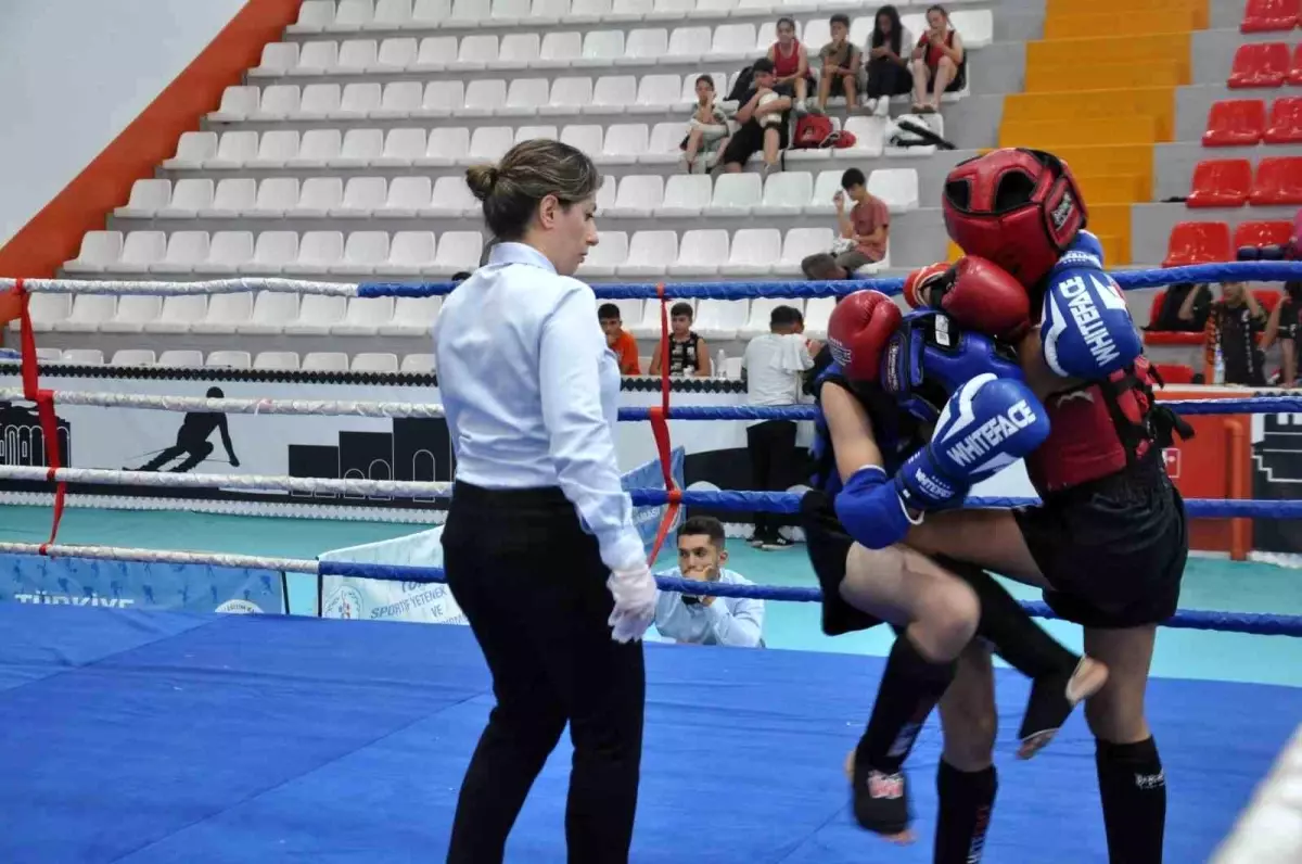 Kars'ta 500 Sporcu ile Türkiye Muaythai Şampiyonası Başladı