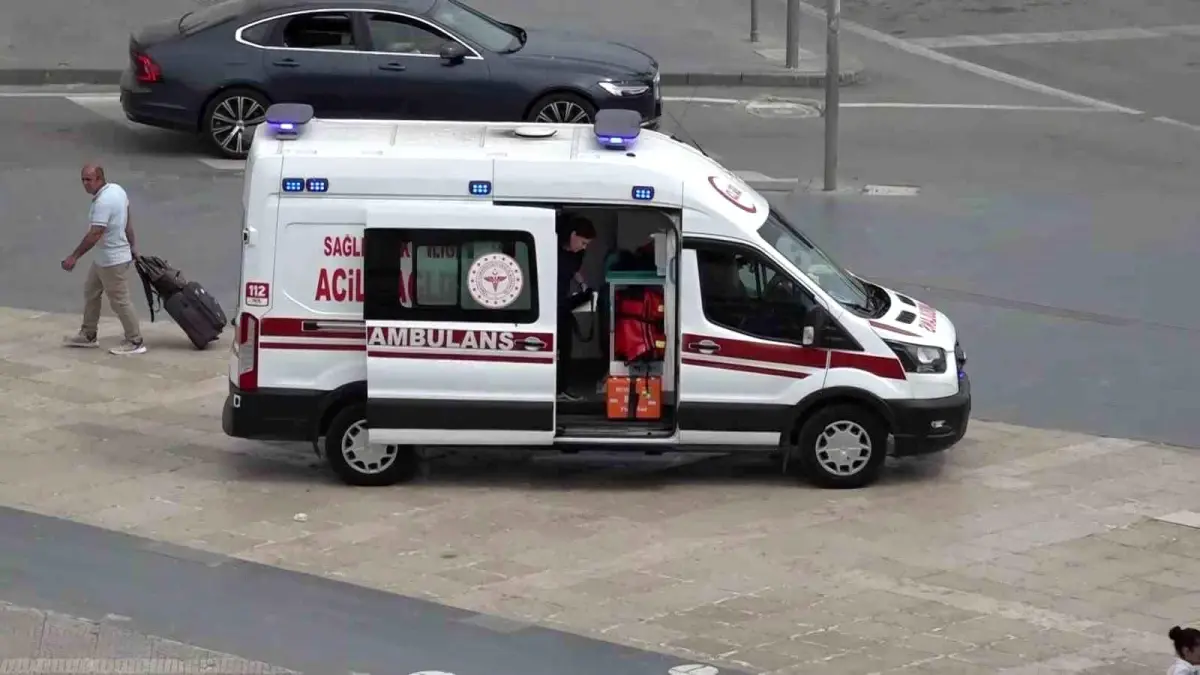Samsun'da Merdivenlerden Düşen Yaşlı Vatandaş Hastanelik Oldu