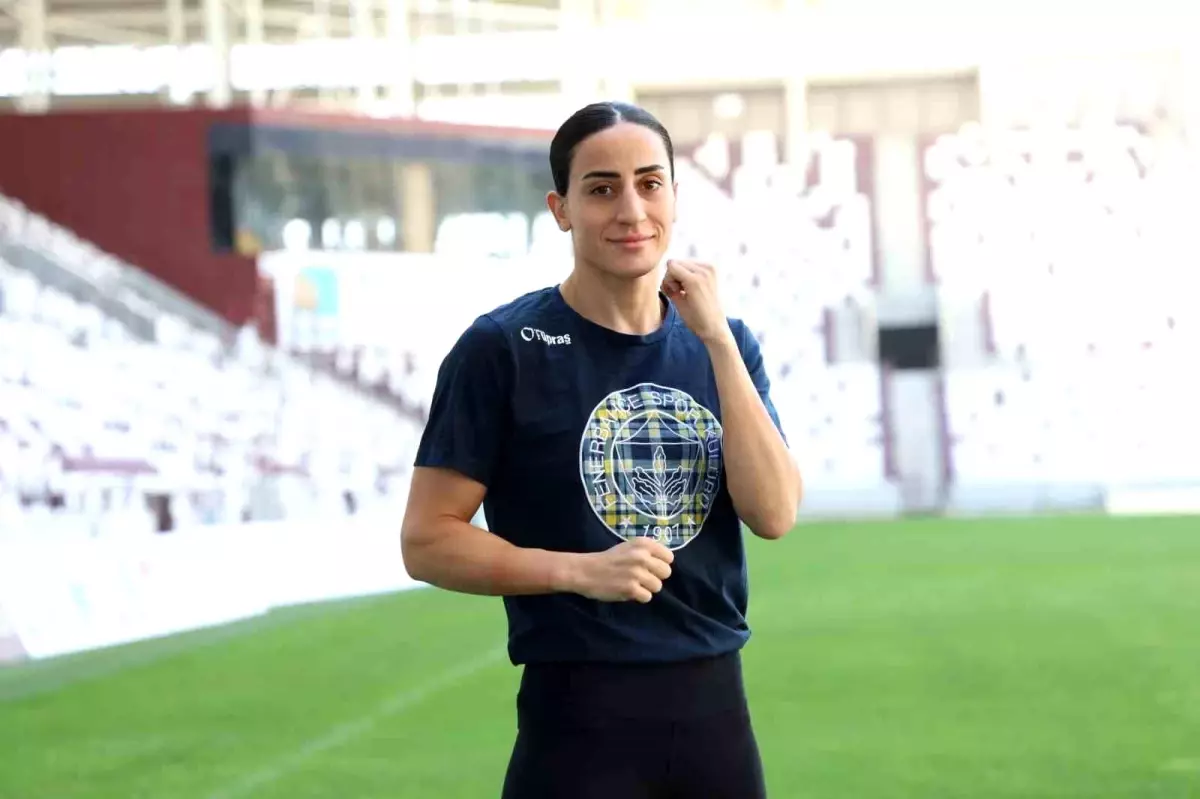 Milli Boksör Gizem Özer, Dünya Şampiyonası Hazırlıklarını Sürdürüyor