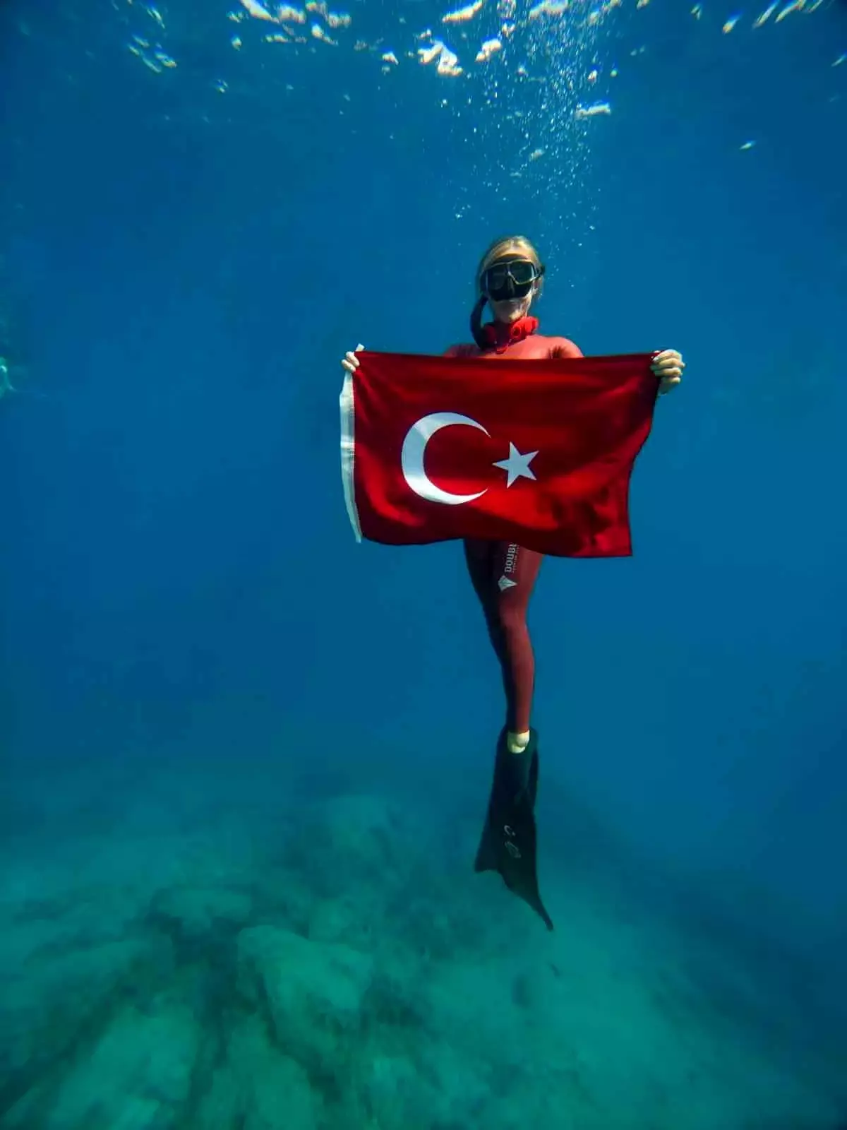 Şahika Ercümen'den Zafer Anı Dalışı