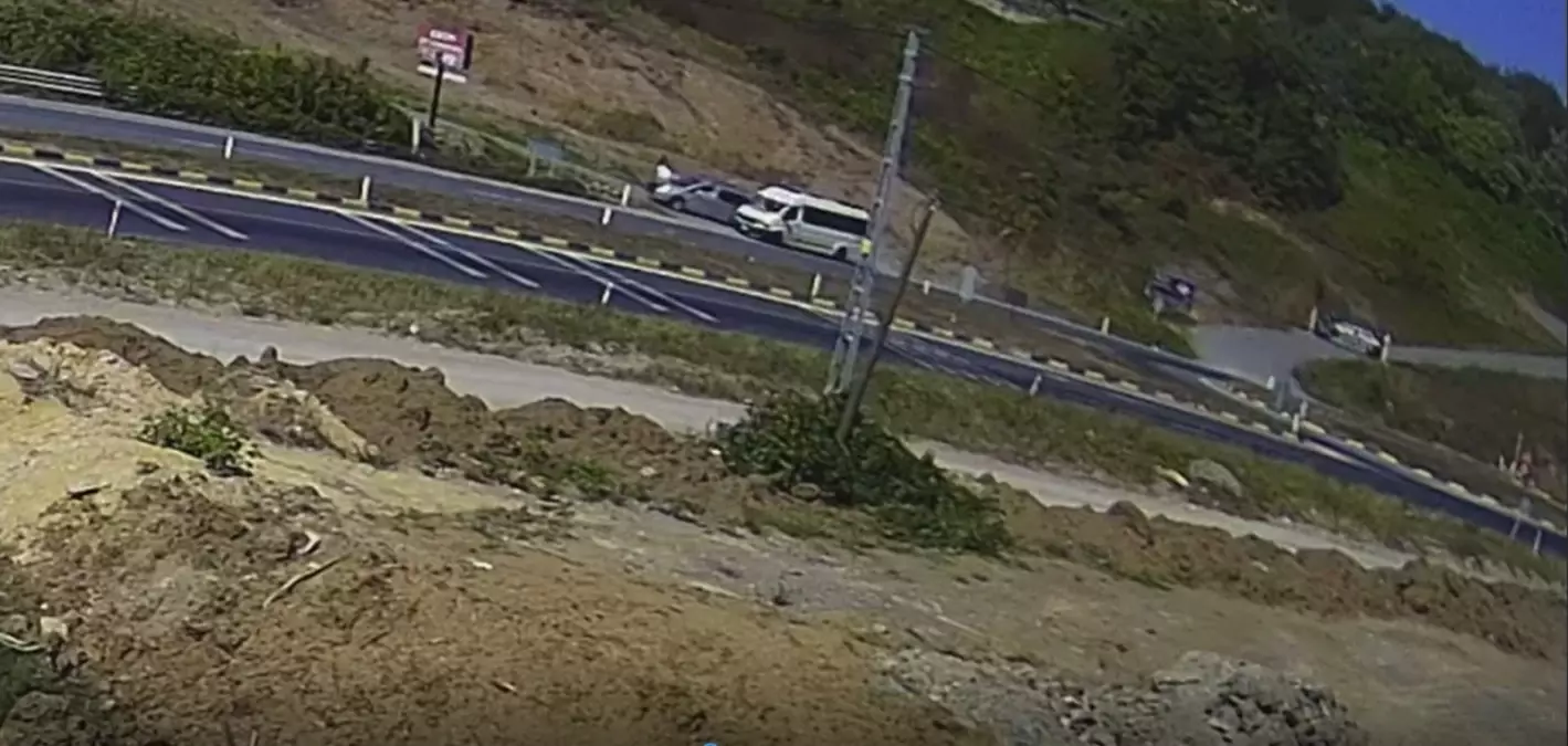 Zonguldak'ta Minibüsten İnen Yolcuya Otomobil Çarptı