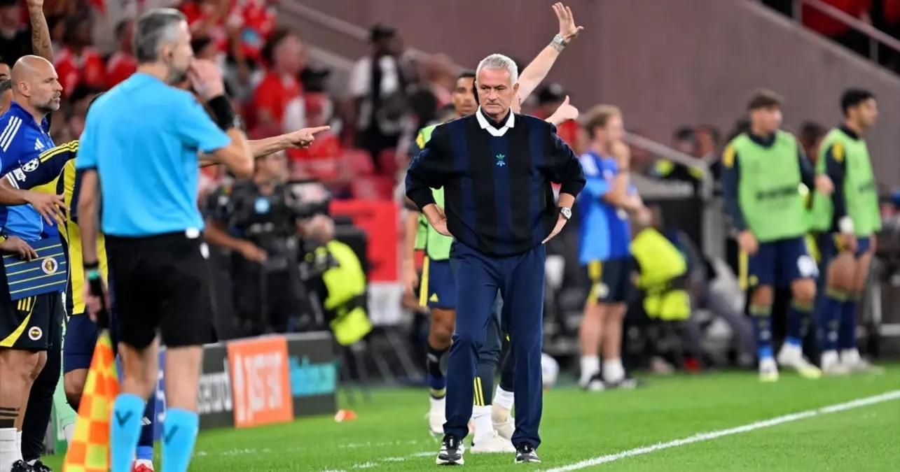 Mourinho kovuldu mu, istifa mı etti?