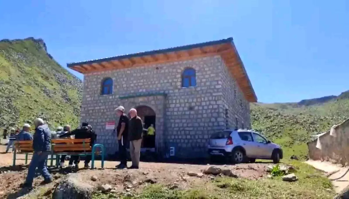 Rize'de Koçdüzü Yaylası'nda Yeni Cami İbadete Açıldı