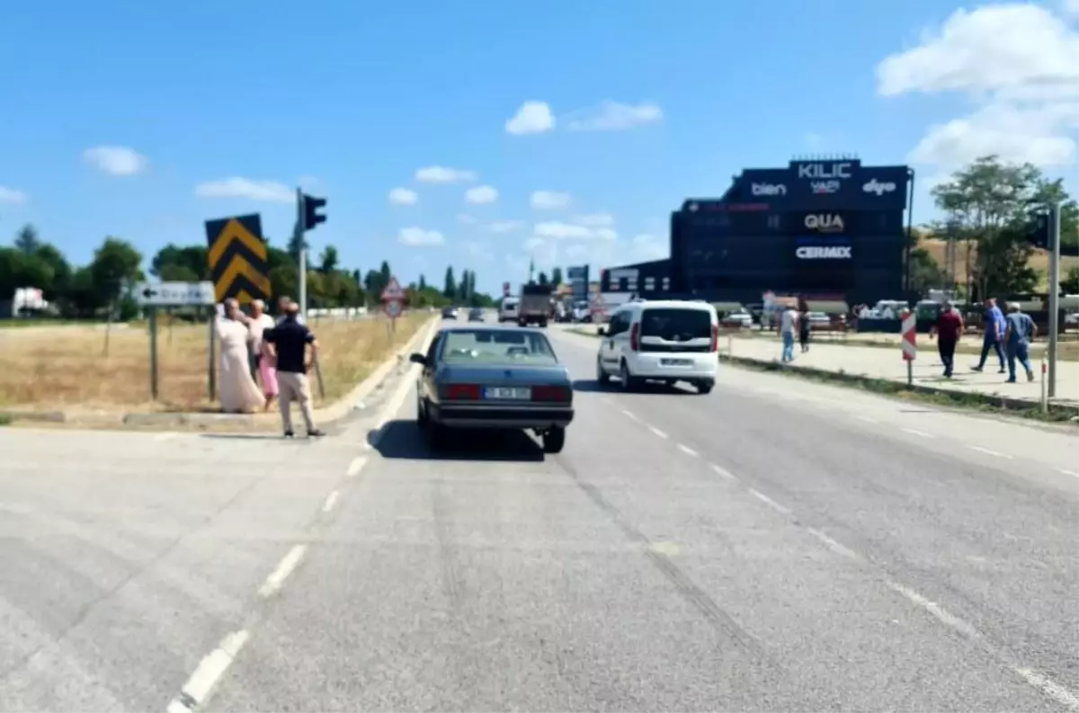 Alaçam'da 15 Dakika Arayla İki Trafik Kazası: 2 Yaralı