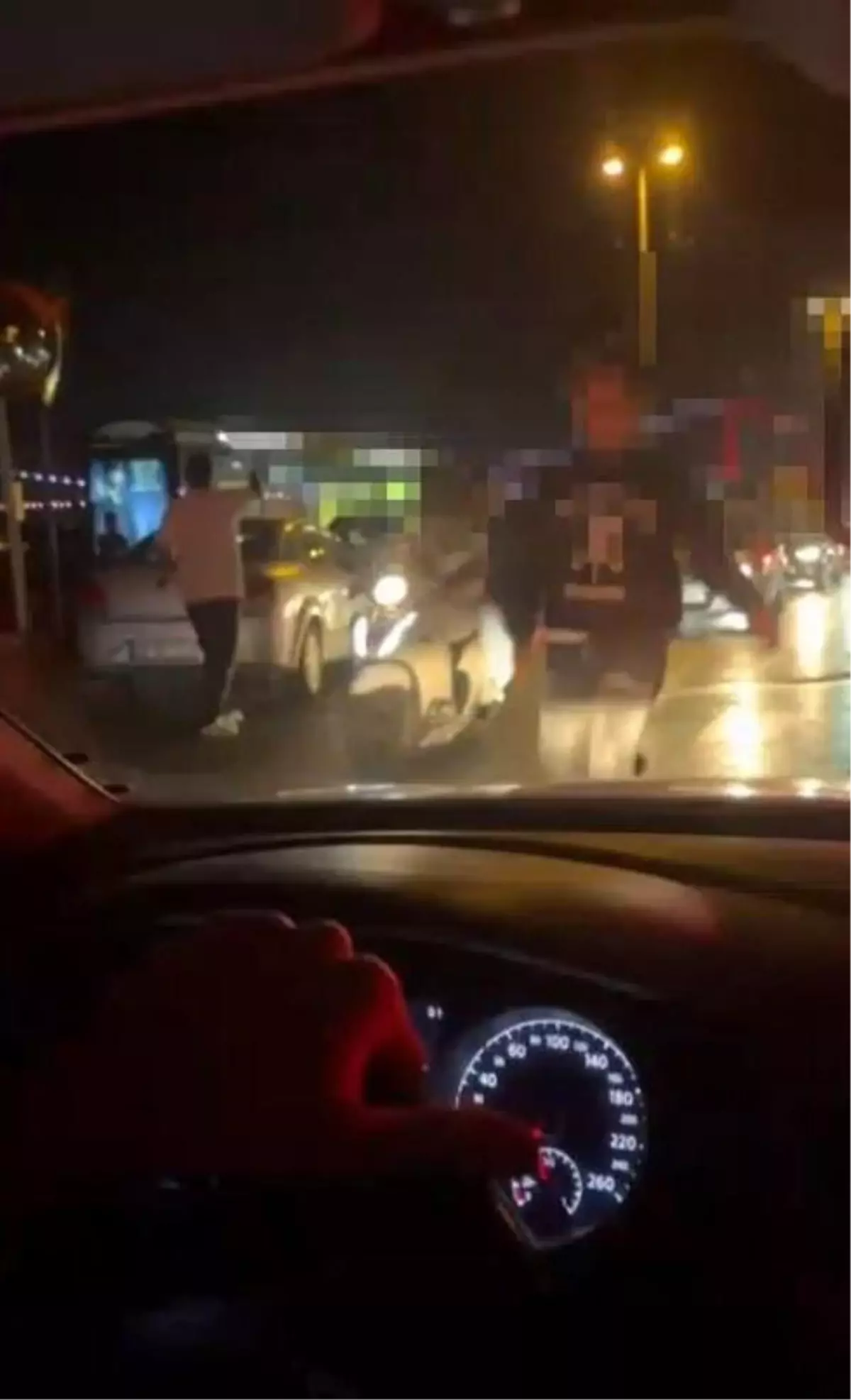 Sarıyer'de Scooter ile Saldırı: 17 Yaşındaki Şüpheliler Gözaltında