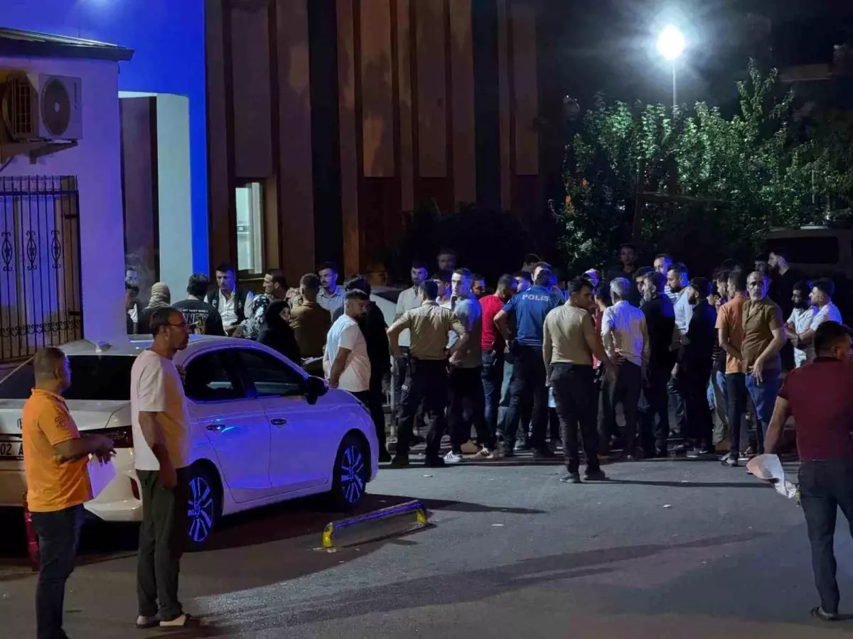 Adıyaman&apos;da Bıçaklı Saldırı: Genç Hayatını Kaybetti