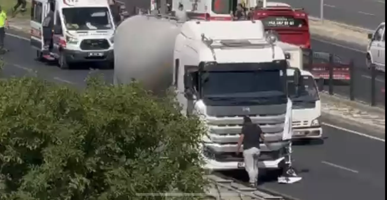 Düzce'de TIR ile Çarpışan Otomobilde 7 Yaralı