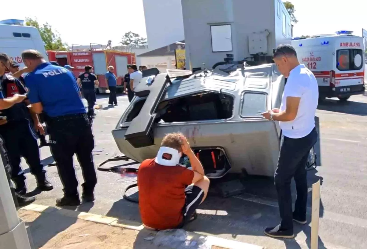 Aksaray'da Tırla Çarpışan Karavan Kazasında Üç Kişi Yaralandı