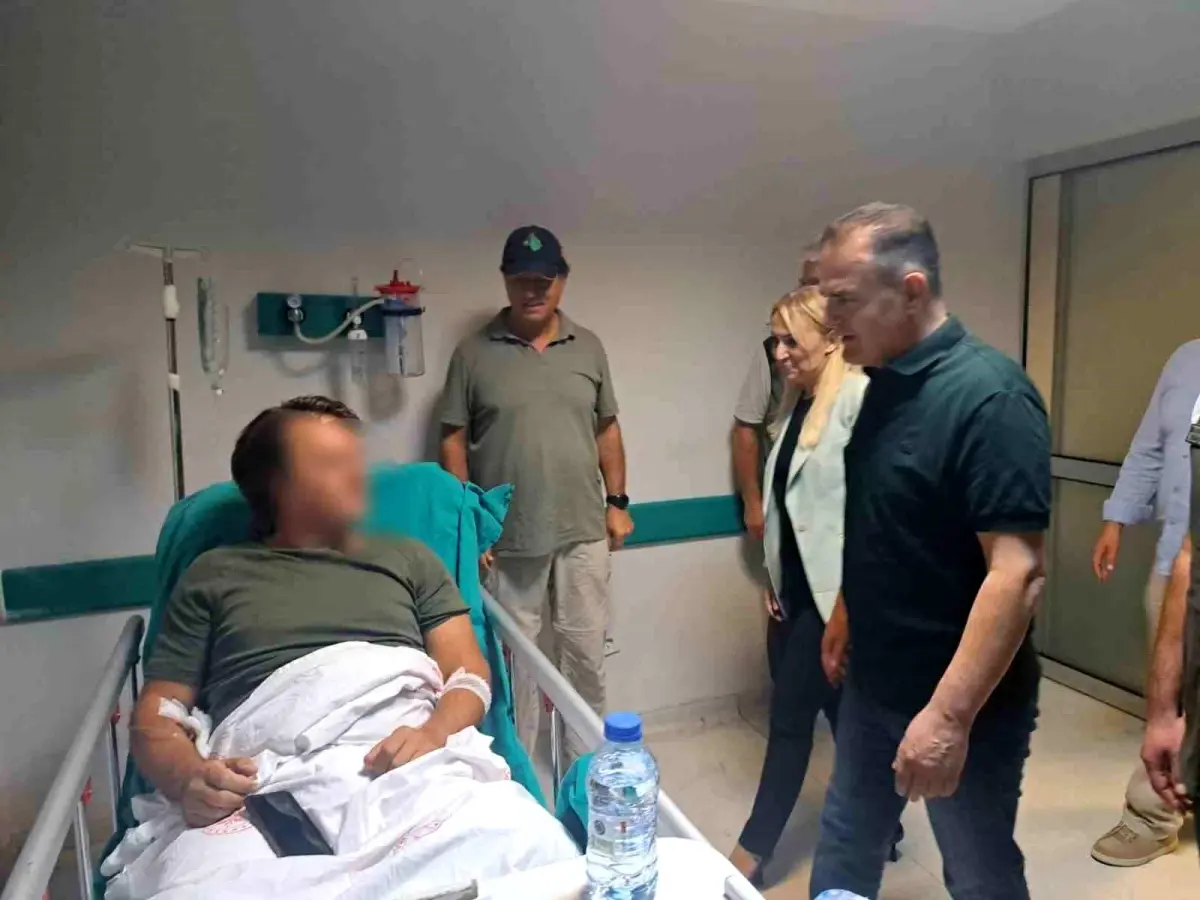 Muğla Valisi, Teknik Arıza Sonrası Acil İniş Yapan Pilotunu Ziyaret Etti