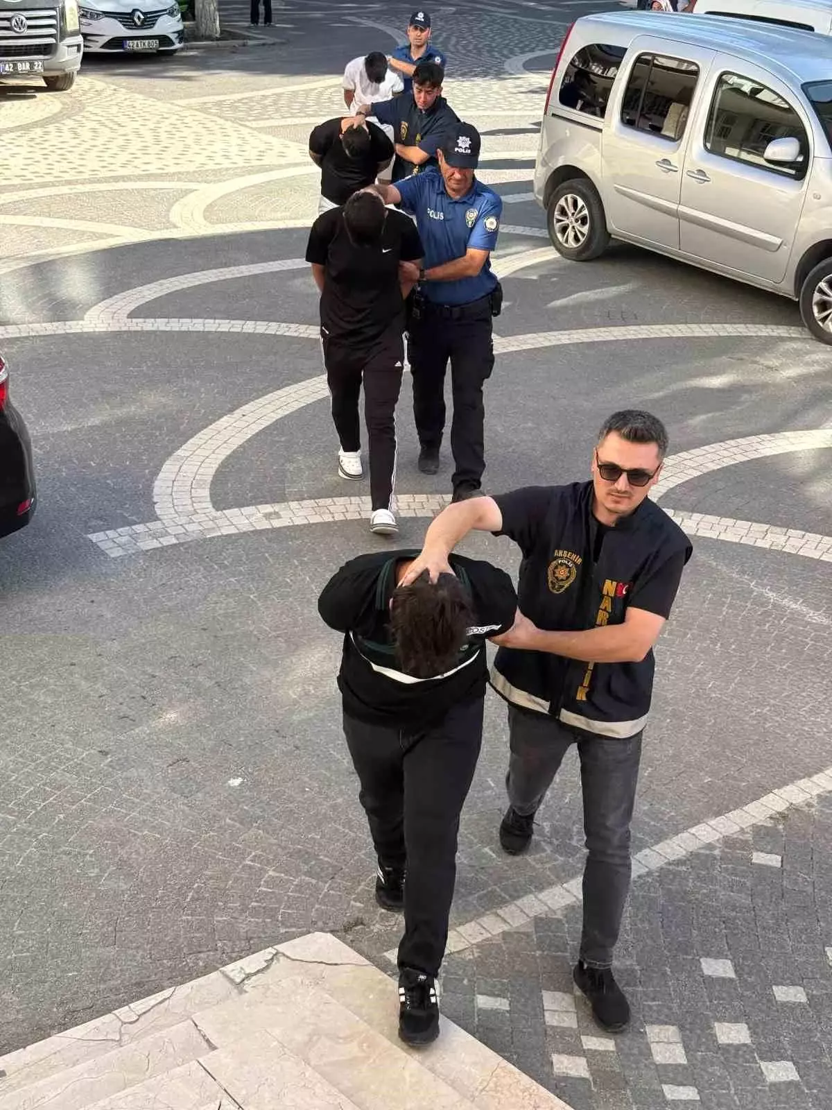 Konya'da Uyuşturucu Operasyonu: 3 Şüpheli Tutuklandı