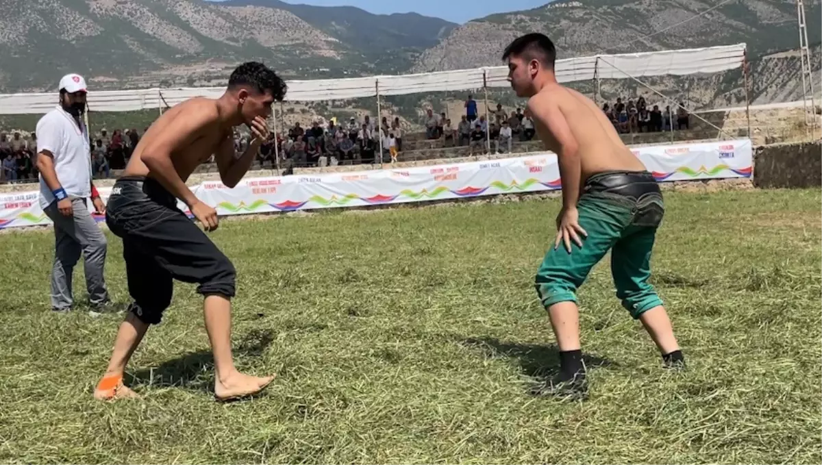 Ardanuç'ta 4. Kültür ve Sanat Festivali Coşkuyla Başladı