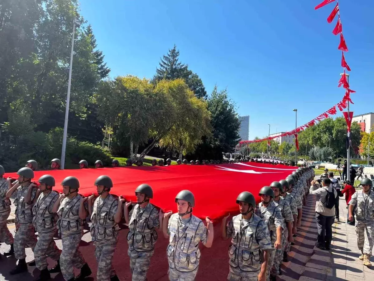 Zafer Bayramı'nda Coşkulu Tören